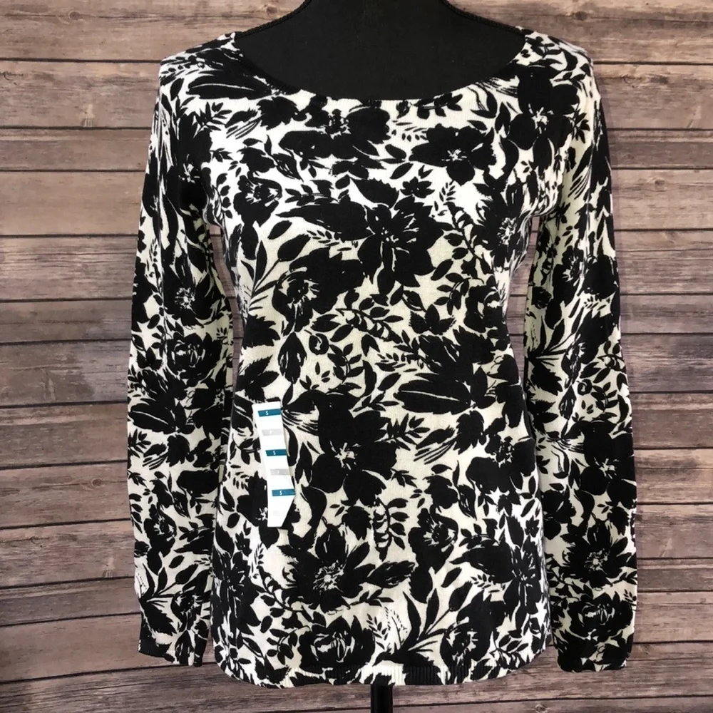 Old Navy sweater - Picture 1 of 5